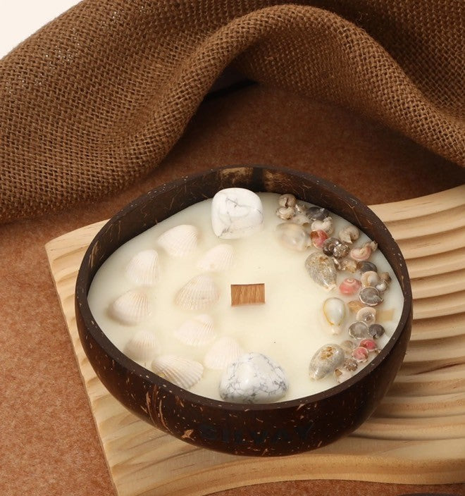 Duurzame XL Kokoskaars met Vanille/Breeze Geur – Handgemaakt van 100% Natuurlijke Sojawas, Versierd met Zeeschelpen & Kristallen